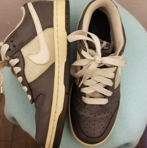Nike Shoes - Nike Women's low dunks size 7.5 gray/white/glitter Nike Shoes - Nike Women's low dunks size 7.5 gray/white/glitter